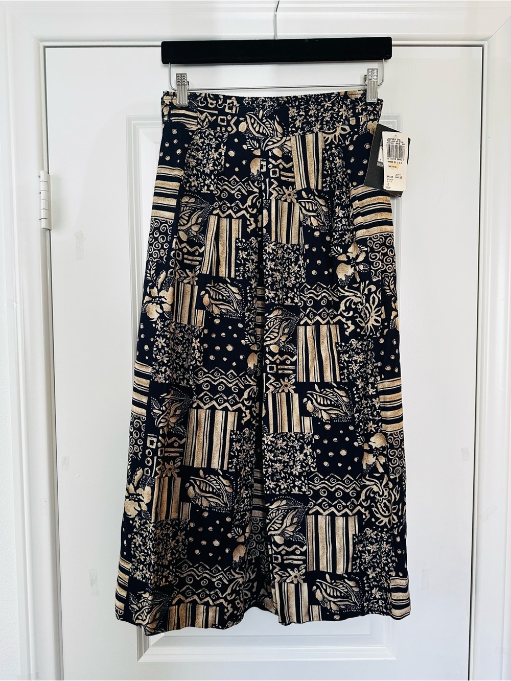 Navy blue and Beige Patterned Midi Skirt — Unbranded